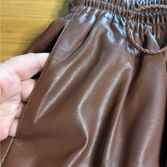 GUC MOTHER- The Curbside Lounger Ankle Pant in Friar Brown. Size XS - Picture 8 of 11